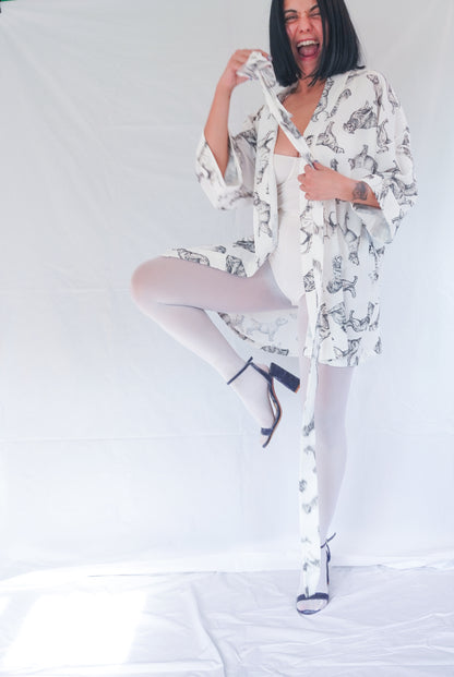Who Let The Dogs Off? – Köpek Desenli Kimono Ceket