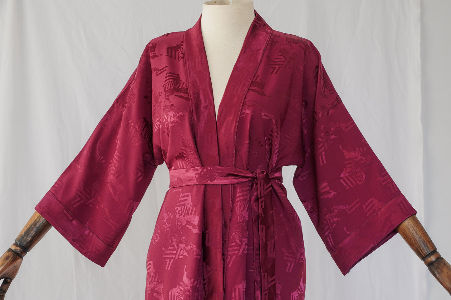 Selene – Bordo Saten Kimono