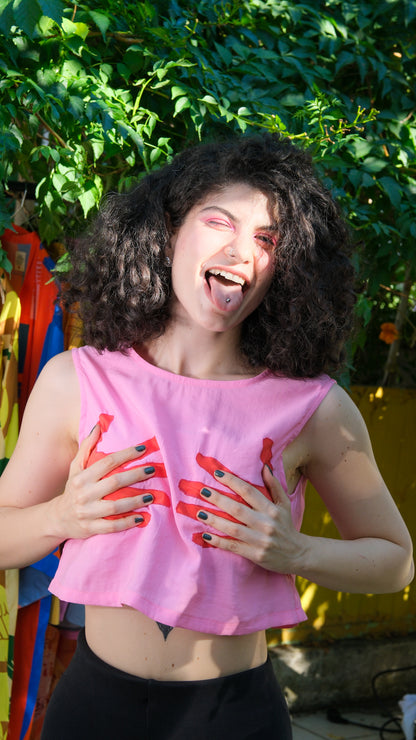 Hands Off – Pembe & Kırmızı Nakış Detaylı Crop Top