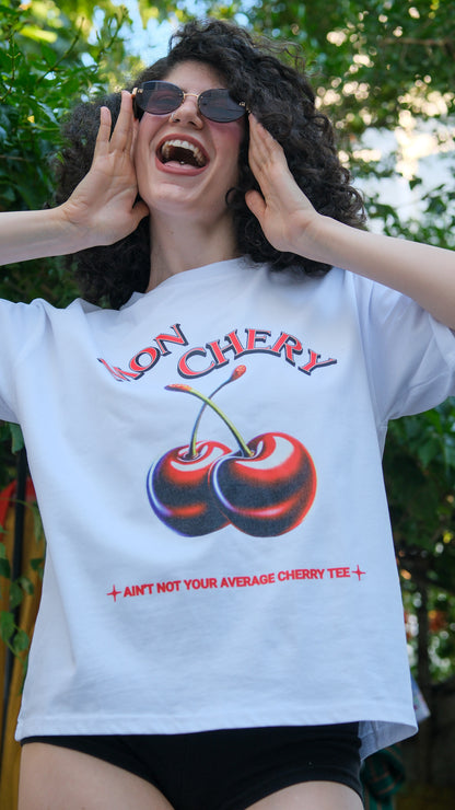 Ain’t Your Cherry – Beyaz Oversize Tişört